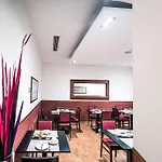 酒店 Dharma Boutique & 4*