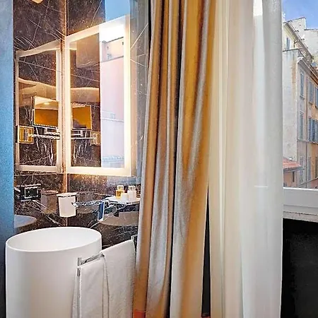 Hotel Dharma Boutique & Rom