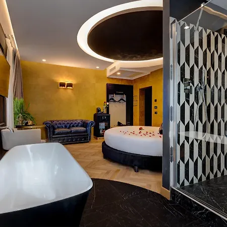 Dharma Boutique & Róma